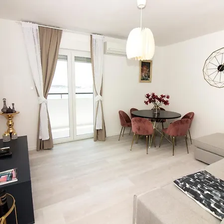 Sea La Vie Centre Apartmán *